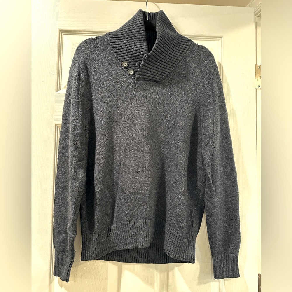 Sweater good condition. Lightly worn. Very warm.
